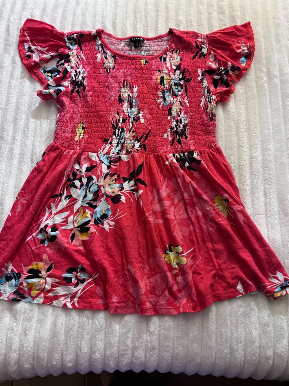 Torrid Pink Flowered Smocked Top with Flutter Sleeves Sz 00